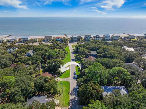 607 Portia St, Edisto Island, SC 29438