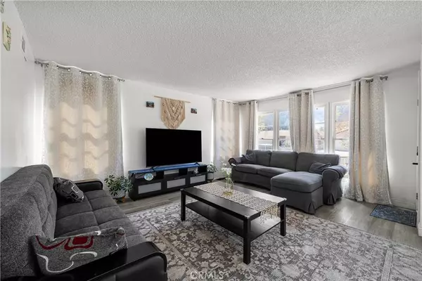 641 W Avenue J9, Lancaster, CA 93534