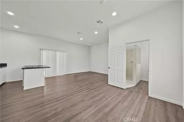 14673 1/2 Chatsworth ST, San Fernando, CA 91345