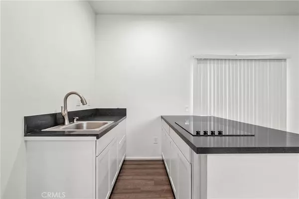 14673 1/2 Chatsworth ST, San Fernando, CA 91345