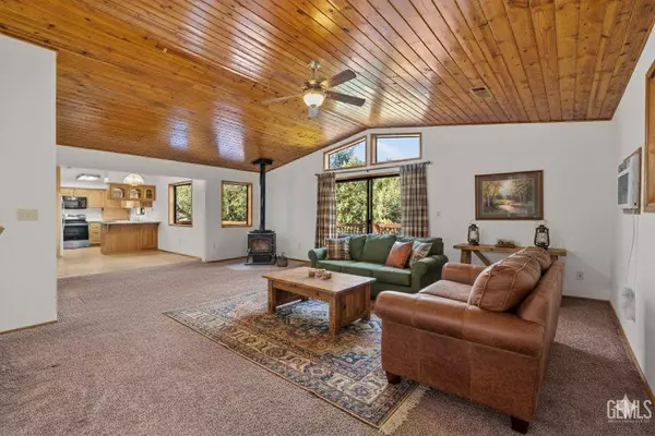 2221 Woodland Drive, Pine Mountain Club, CA 93222
