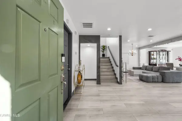 9427 Lemona AVE #15, North Hills, CA 91343