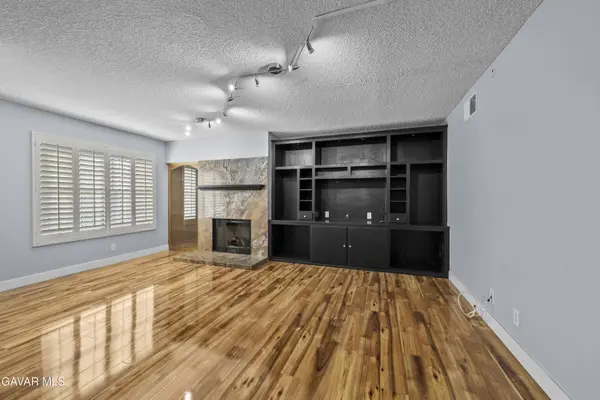 42805 15th ST, Lancaster, CA 93534