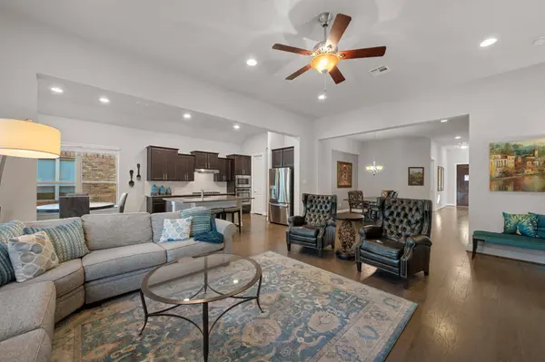 1805 Hollowback DR, Leander, TX 78641