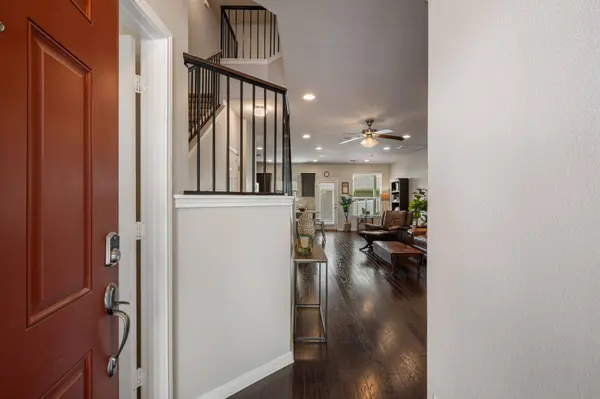 1044 Lost Pines LN, Cedar Park, TX 78613