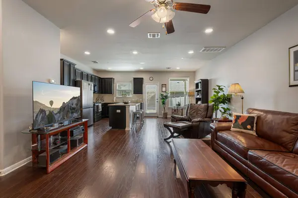 1044 Lost Pines LN, Cedar Park, TX 78613