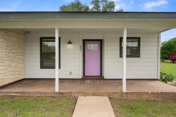 201 Kristi LN, Liberty Hill, TX 78642