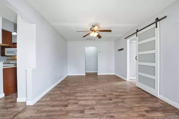 126 Meadow Way, Converse, TX 78109