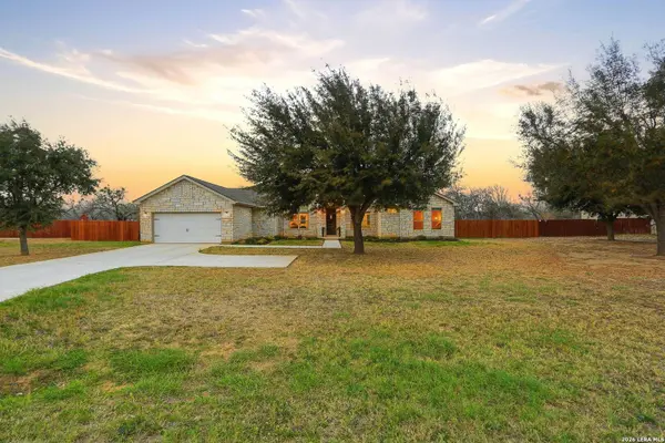 109 W Short Meadow, Lytle, TX 78052