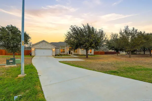 109 W Short Meadow, Lytle, TX 78052