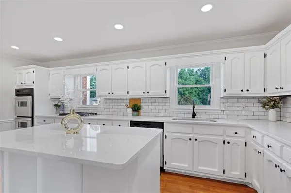 2462 CHIMNEY TOP LN, Snellville, GA 30078