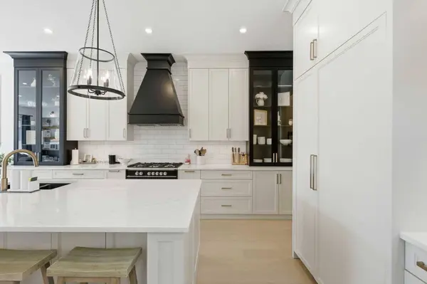 625 16 ST NW, Calgary, AB T2N 2C2