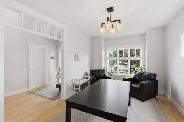 2818 6 AVE NW, Calgary, AB T2N0Y3