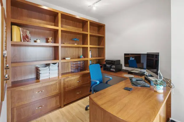 2818 6 AVE NW, Calgary, AB T2N0Y3