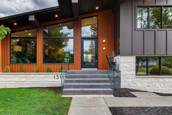 1311 Carlyle RD SW, Calgary, AB T2V 2T9
