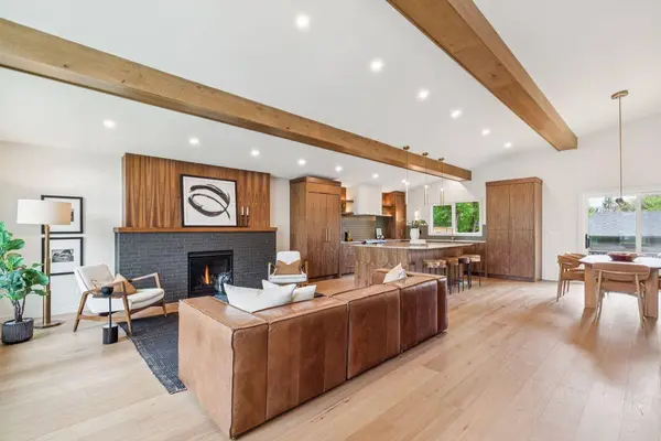 1311 Carlyle RD SW, Calgary, AB T2V 2T9