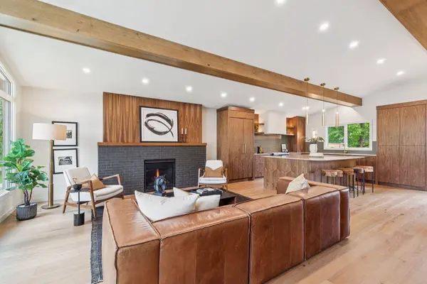 1311 Carlyle RD SW, Calgary, AB T2V 2T9