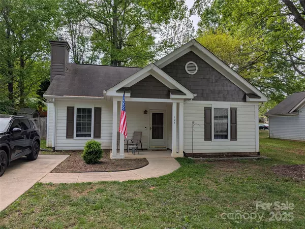 124 Cedarcroft DR, Mooresville, NC 28115