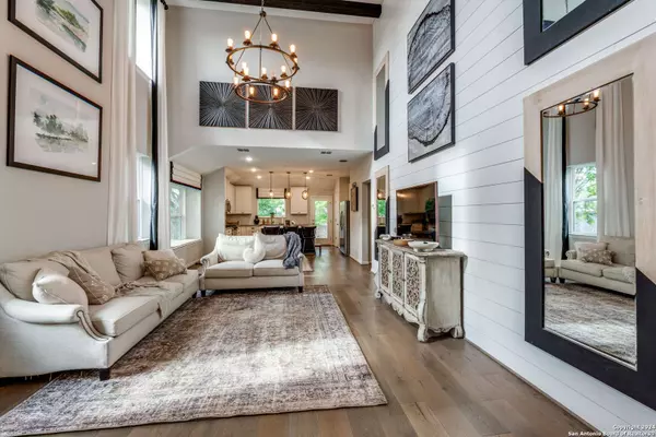 2096 cowan, New Braunfels, TX 78132