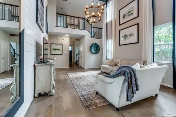 2096 cowan, New Braunfels, TX 78132