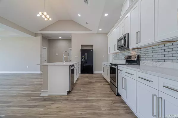 16923 Rancho Escondido, Atascosa, TX 78002