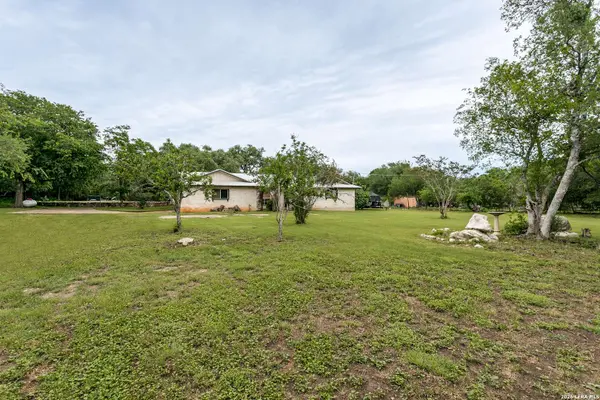 3881 MENGER DR, San Antonio, TX 78259