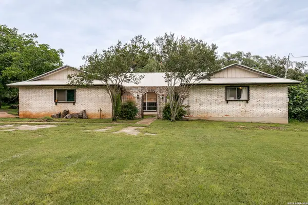 3881 MENGER DR, San Antonio, TX 78259