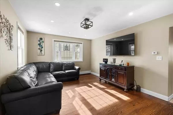 83 Edgemont Rd, Braintree, MA 02184