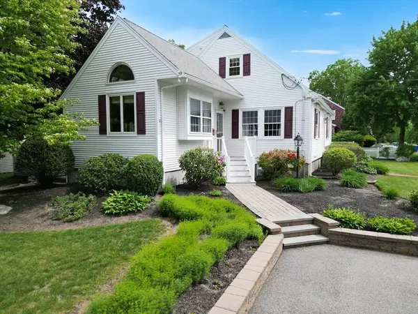 12 S Douglas St, Rockland, MA 02370