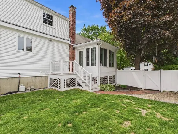 12 S Douglas St, Rockland, MA 02370
