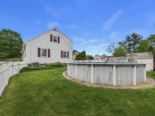 12 S Douglas St, Rockland, MA 02370
