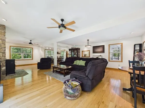 121 Plain St, Rehoboth, MA 02769