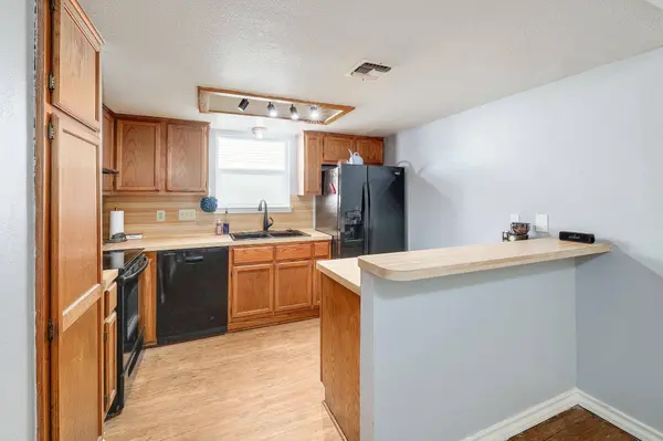 703 Valley View DR #A & B, Pflugerville, TX 78660