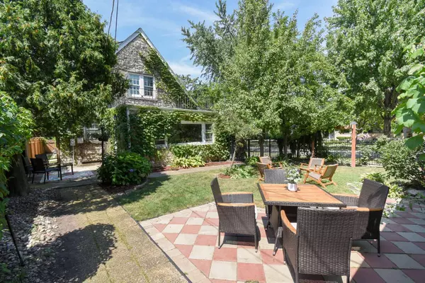 1001 S Brainard AVE, La Grange, IL 60525