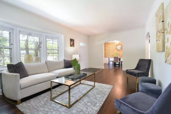 1001 S Brainard AVE, La Grange, IL 60525