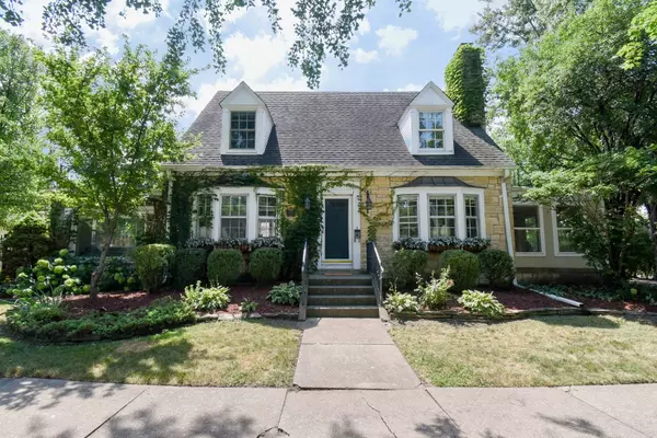 1001 S Brainard AVE, La Grange, IL 60525