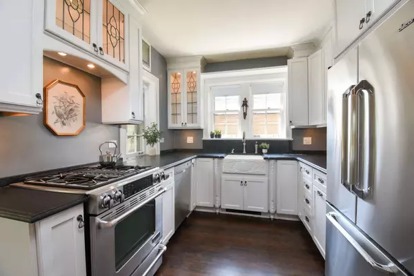 1001 S Brainard AVE, La Grange, IL 60525