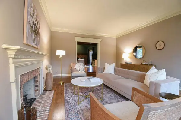 3 Bridle CT, Burr Ridge, IL 60527