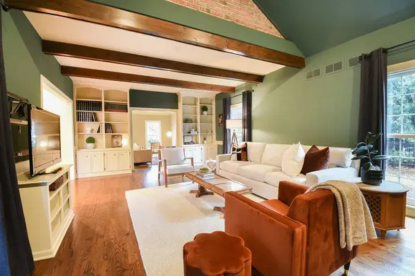 3 Bridle CT, Burr Ridge, IL 60527