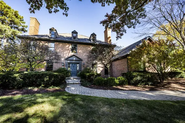 3 Bridle CT, Burr Ridge, IL 60527