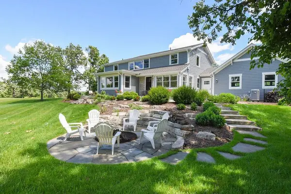 226 Biltmore DR, North Barrington, IL 60010
