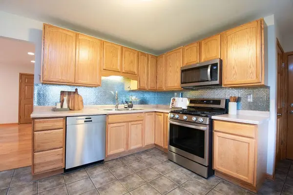 231 S 17th ST, St. Charles, IL 60174