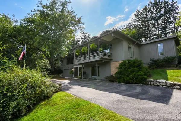 226 Beachview LN
