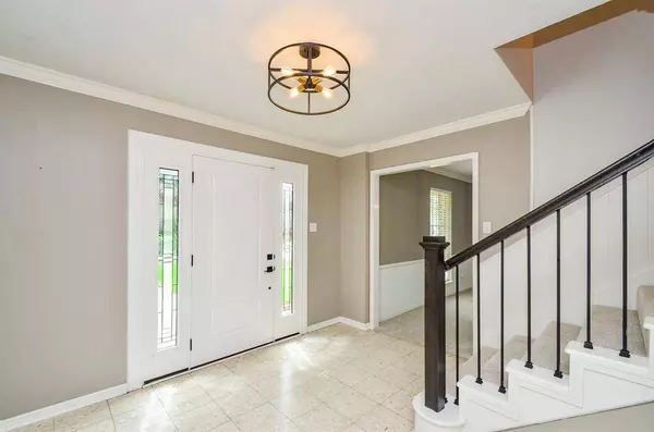 9719 Kindletree DR, Houston, TX 77040