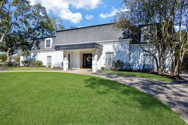 5330 Braesheather DR, Houston, TX 77096