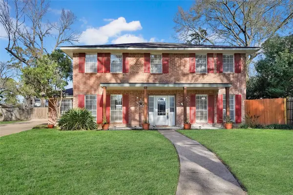 9722 Kindletree DR, Houston, TX 77040