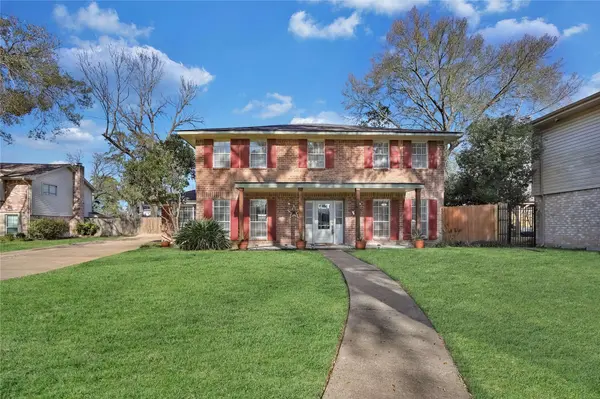 9722 Kindletree DR, Houston, TX 77040