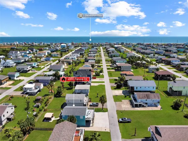 4003 Panola DR, Galveston, TX 77554