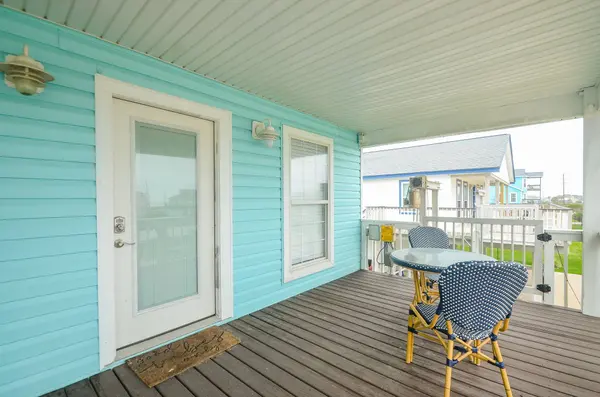 22810 Fresca ST, Galveston, TX 77554