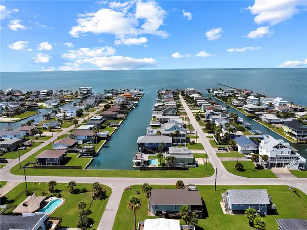 4003 Panola DR, Galveston, TX 77554
